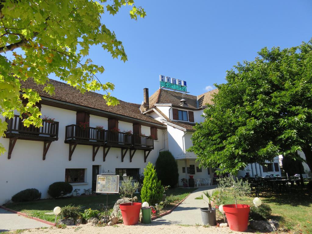 Hotel Restaurant Le Traineau Clelles Exterior photo